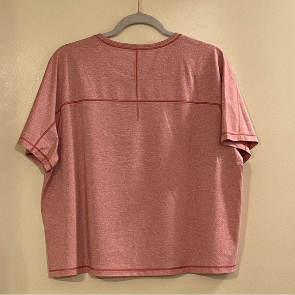 THE NORTH FACE  EA Dawndream Relaxed Short Sleeve in Slate Rose Heather - Picture 5 of 7
